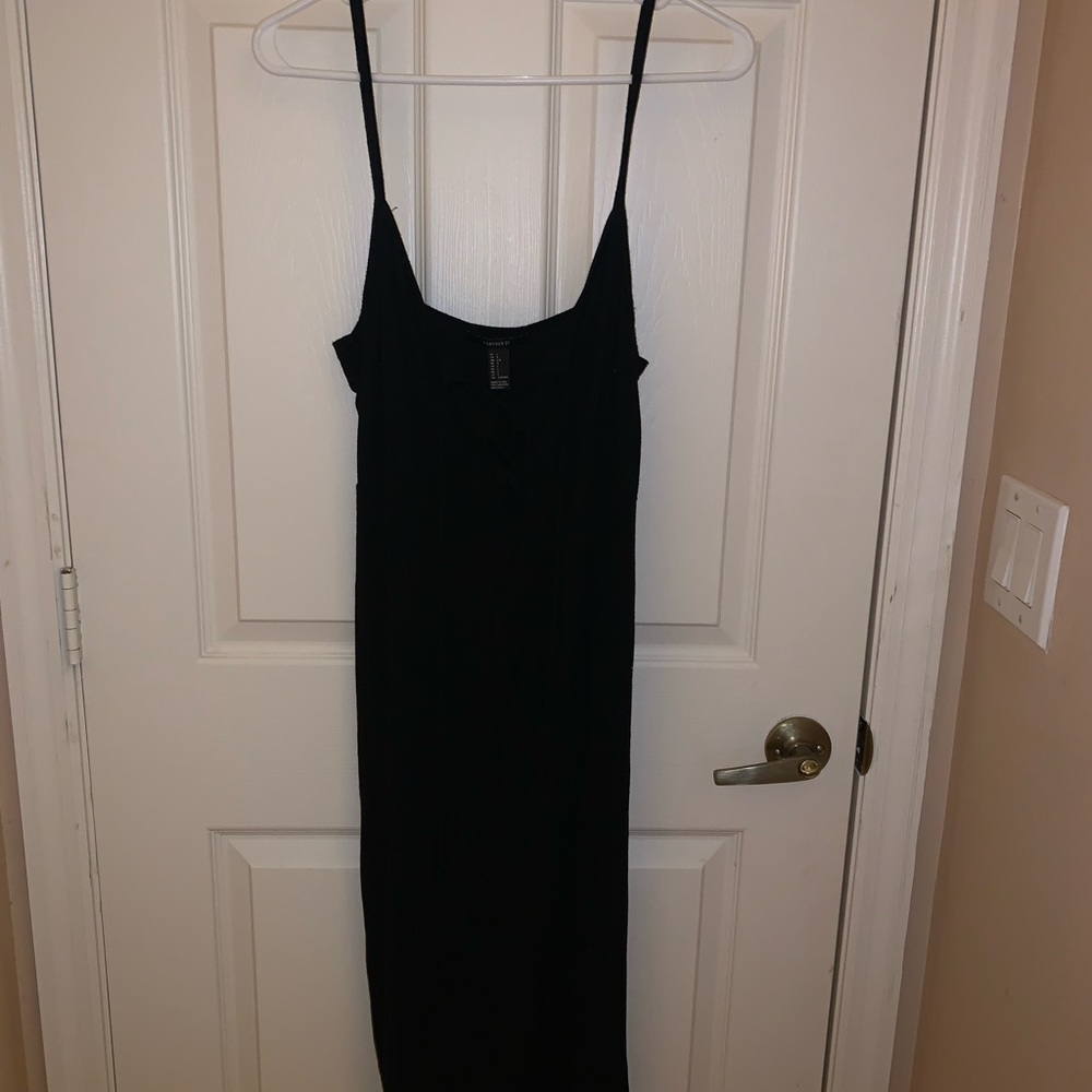 FOREVER 21 Black Crisscrossed Front Midi Dress